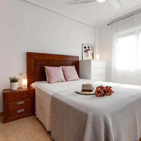 Sunny Casita, Torrevieja, Modern 2 Bed Floor Apartment *