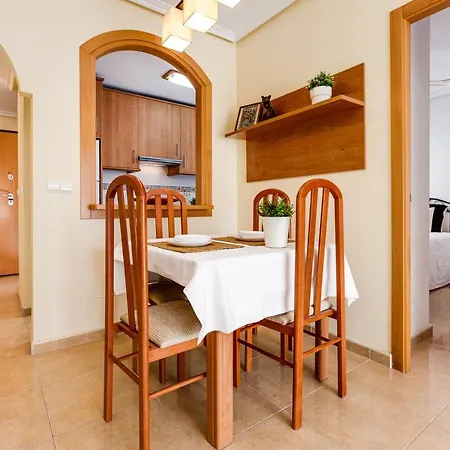 Sunny Casita, Torrevieja, Modern 2 Bed Floor アパート