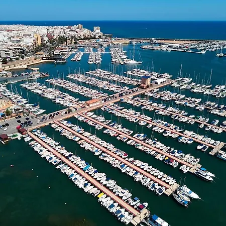 Sunny Casita, Torrevieja, Modern 2 Bed Floor アパート